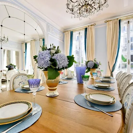 Luxury House In Paris