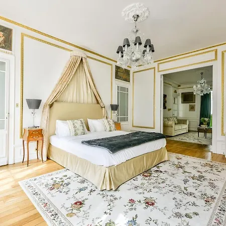 Luxury House In * Paris