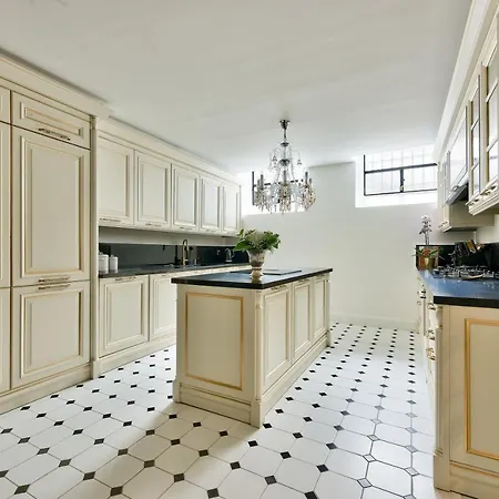 Villa Luxury House In *