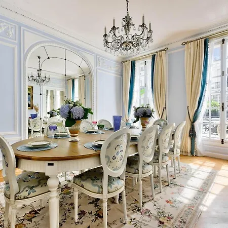 Luxury House In Paris