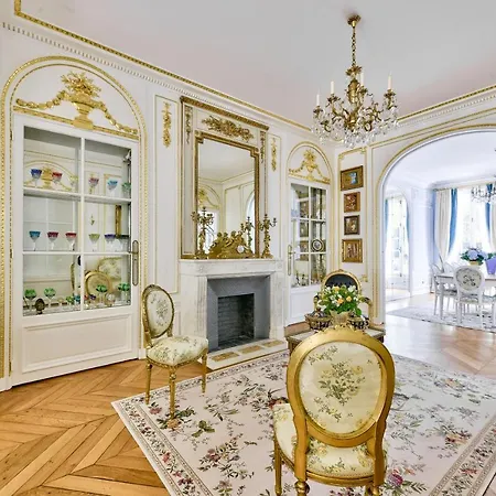 Luxury House In Paris