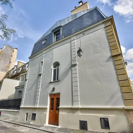 Luxury House In * Paris