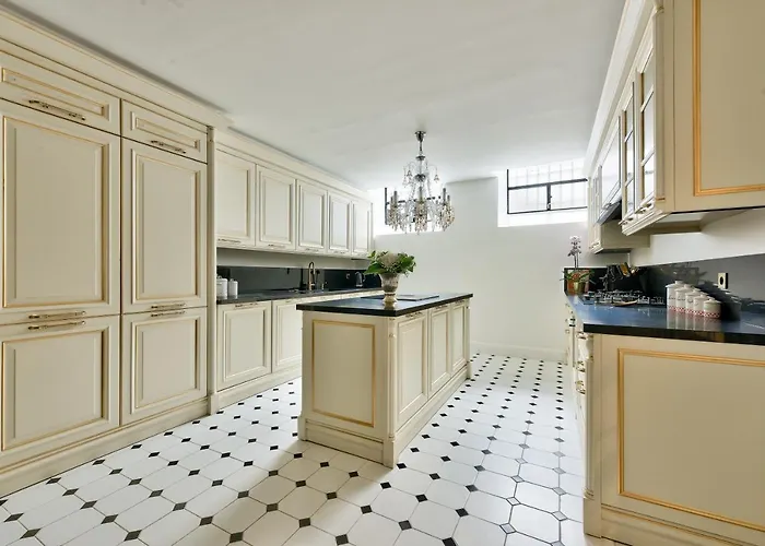 Villa Luxury House In *