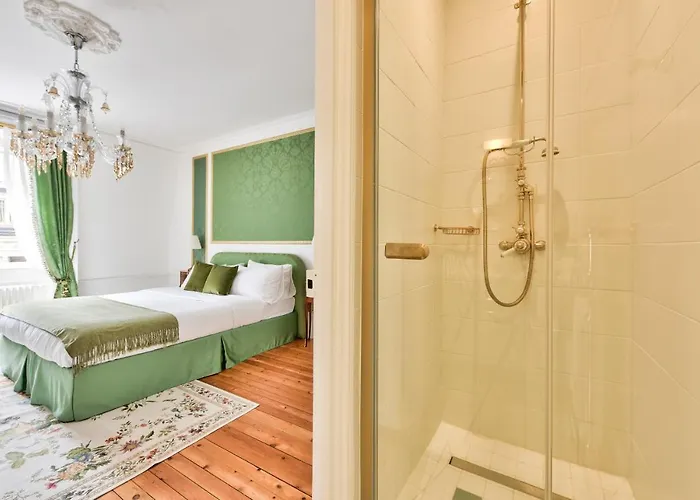 Luxury House In Paris