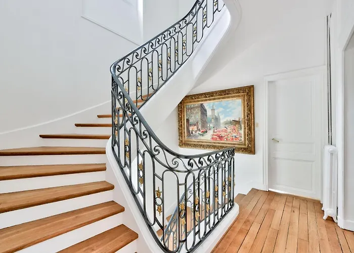 Villa Luxury House In *