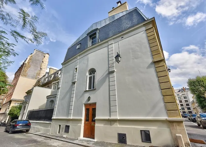 Luxury House In * Paris