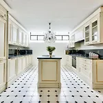 Villa Luxury House In