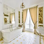 Luxury House In Villa Parijs